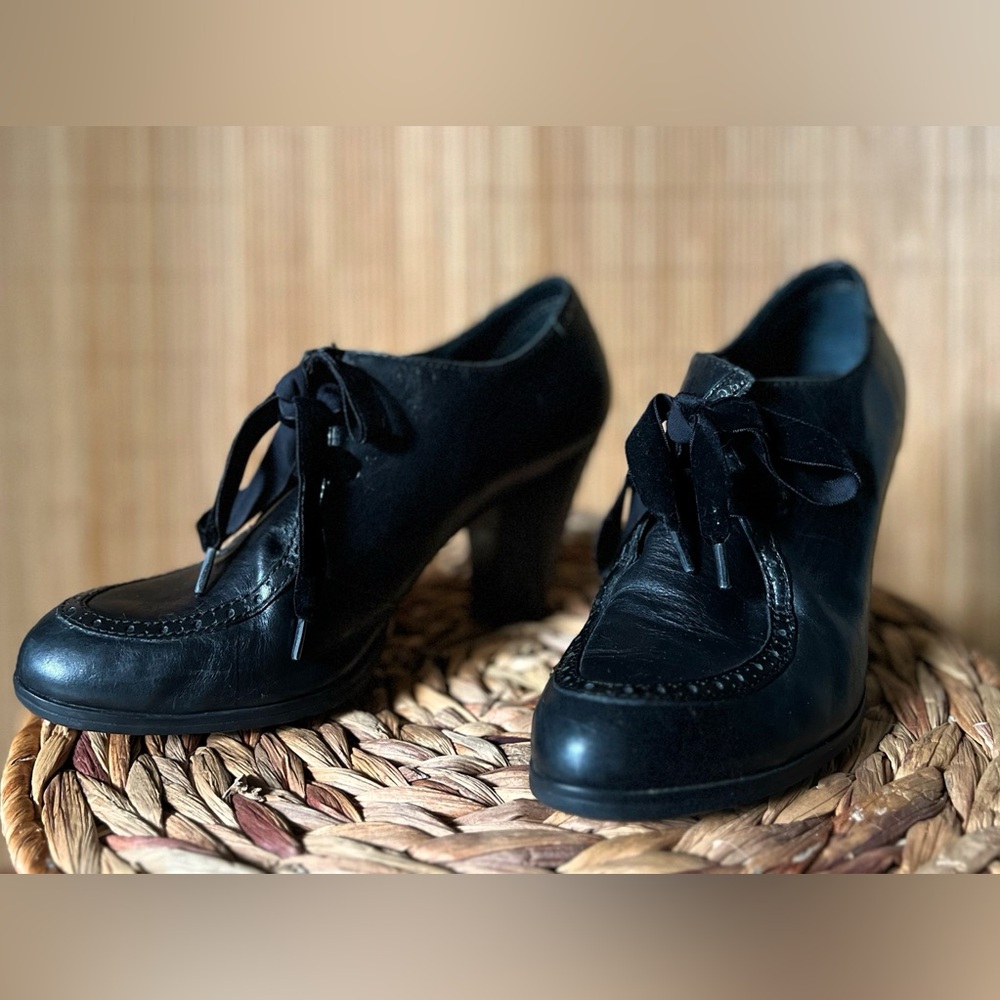 Born Black Heels with Velvet Laces